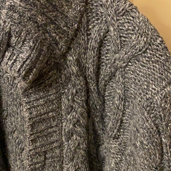 Designed and Crafted by GAP - Picture 4 of 4